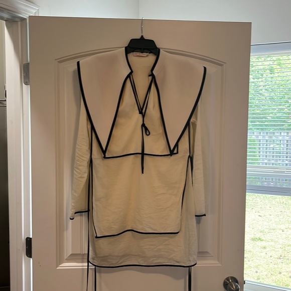 This EYE-CATCHER TOP will have the attention you desire. Top cover removable. - Picture 1 of 2